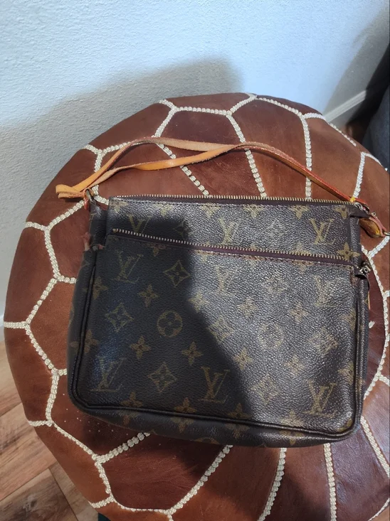Louis Vuitton Monogram Small Bags (2) - Picture 5 of 16